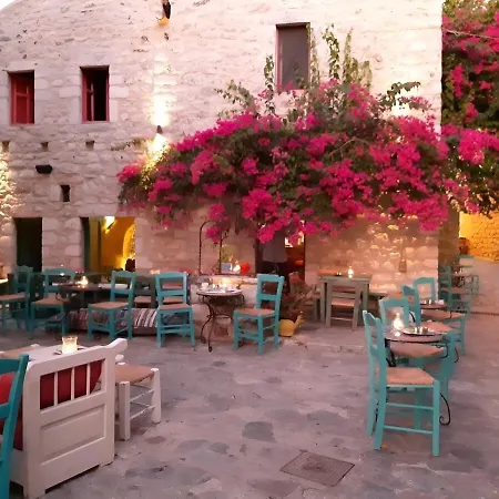 Villalas - Traditional Stone House In Of Mani