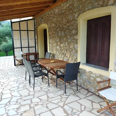 Villalas - Traditional Stone House In Of Mani * Vathi