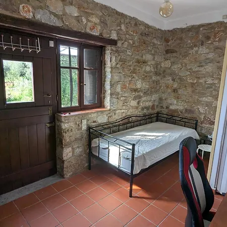 Villalas - Traditional Stone House In Of Mani Vathi